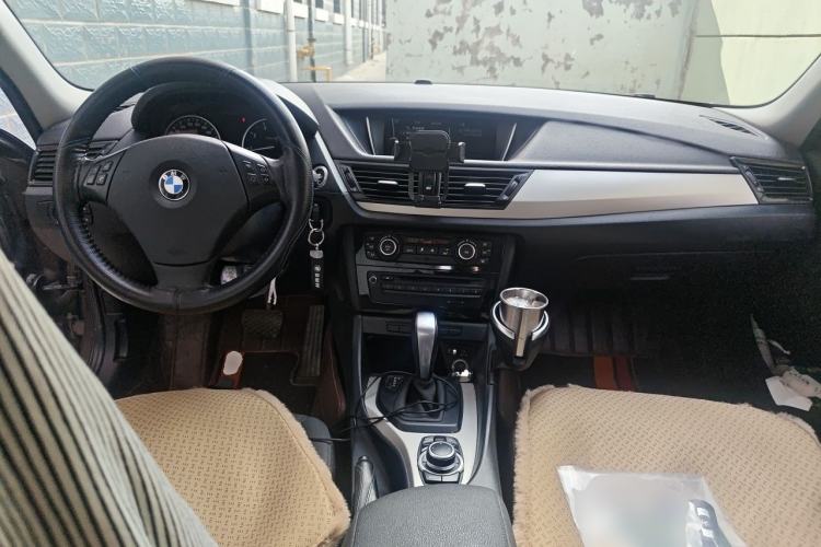Used BMW X1 2012 sDrive18i Luxury Edition Center Console
