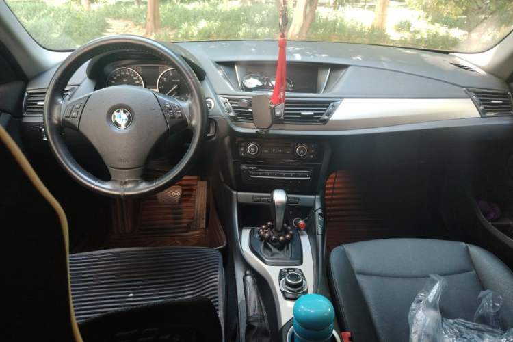 Used BMW X1 2012 sDrive18i Luxury Edition Center Console