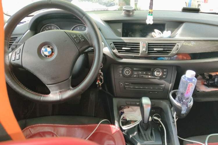 Used BMW X1 2012 sDrive18i Luxury Edition Center Console