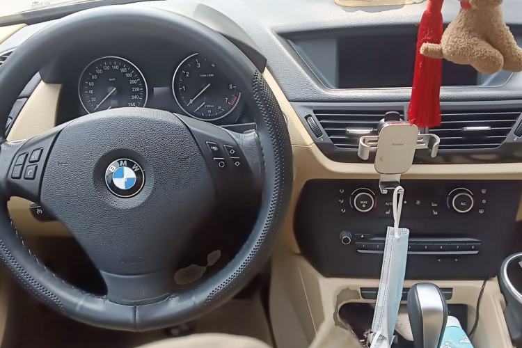 Used BMW X1 2012 sDrive18i Luxury Model Center Console