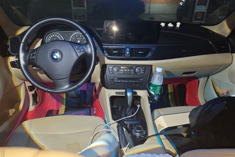 Used BMW X1 2012 sDrive18i Luxury Edition Center Console