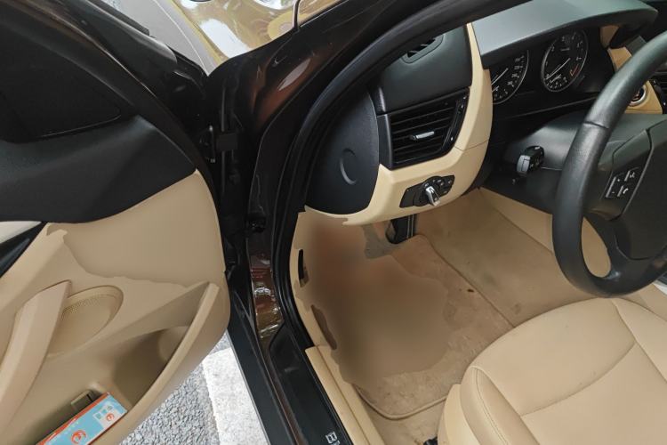 Used BMW X1 2012 sDrive18i Luxury Edition Driver Seat