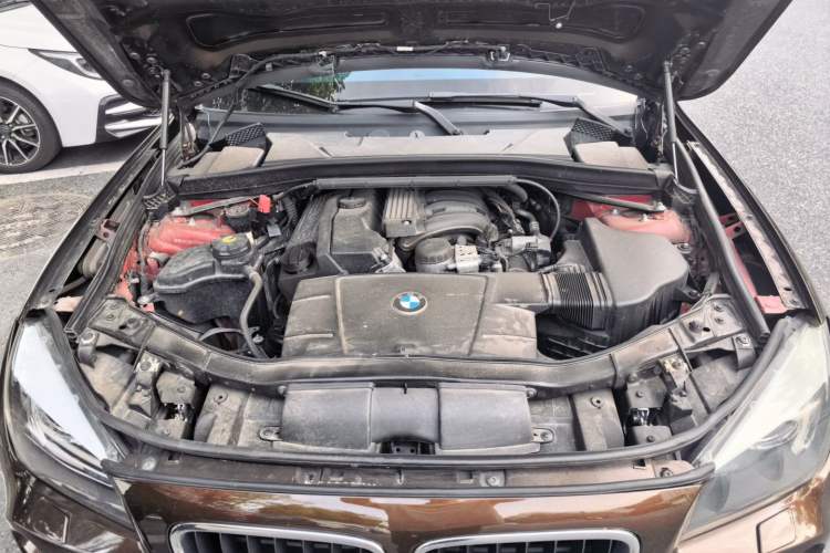 Used BMW X1  Engine Bay