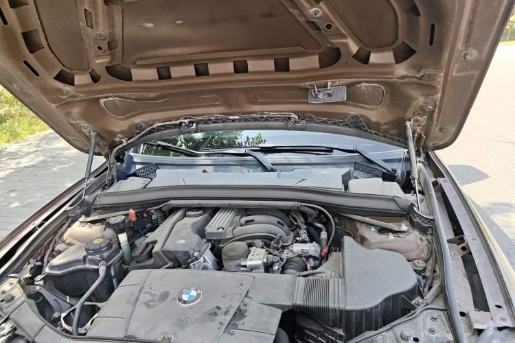 Used BMW X1 2012 sDrive18i Luxury Edition Engine Bay