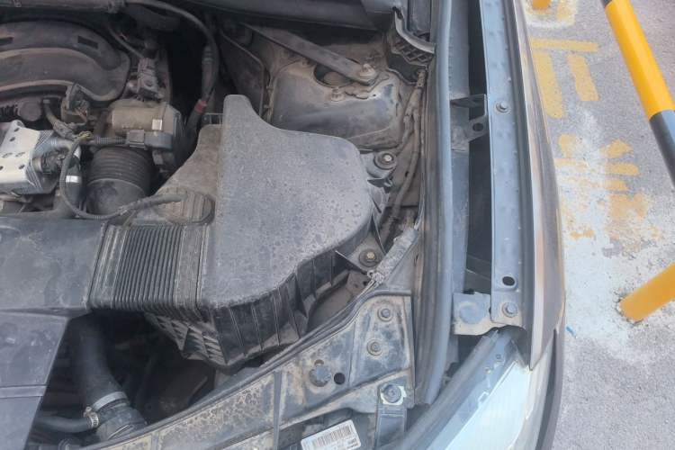 Used BMW X1 2012 sDrive18i Luxury Model Engine Bay Left
