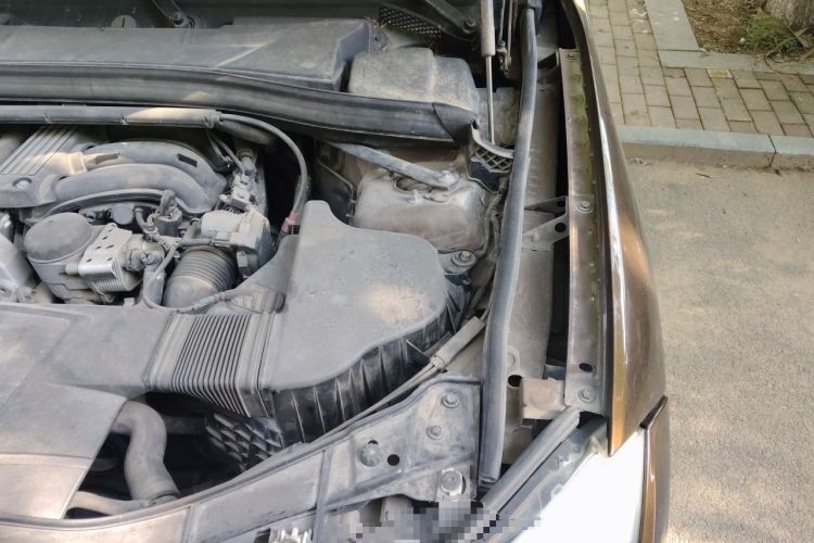 Used BMW X1 2012 sDrive18i Luxury Edition Engine Bay Left