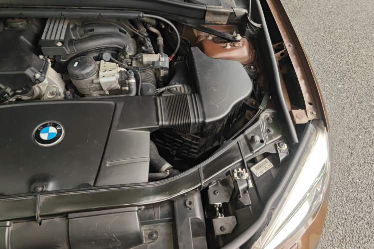 Used BMW X1 2012 sDrive18i Luxury Edition Engine Bay Left