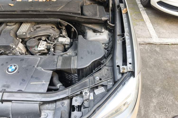 Used BMW X1 2012 sDrive18i Luxury Edition Engine Bay Left