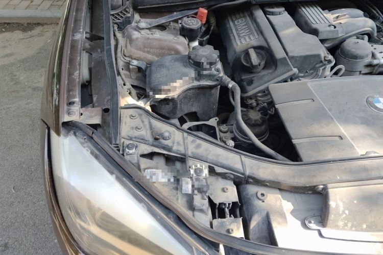Used BMW X1 2012 sDrive18i Luxury Edition Engine Bay Right
