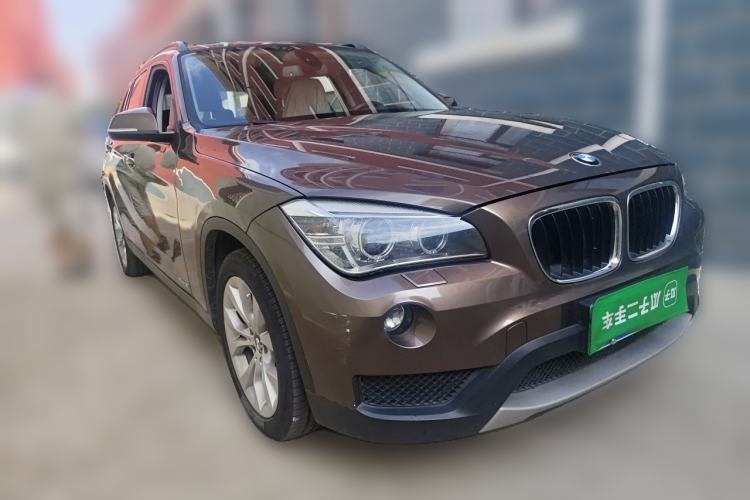 Used BMW X1 2012 sDrive18i Luxury Edition Front Right 45 Deg