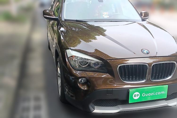 Used BMW X1 2012 sDrive18i Luxury Model Front Right 45 Deg
