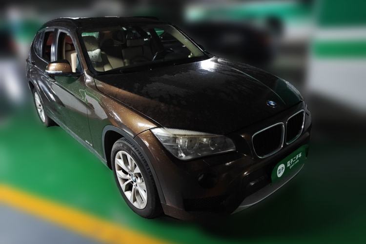 Used BMW X1 2012 sDrive18i Luxury Edition Front Right 45 Deg