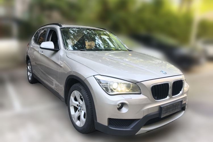 Used BMW X1 2012 sDrive18i Luxury Edition Front Right 45 Deg