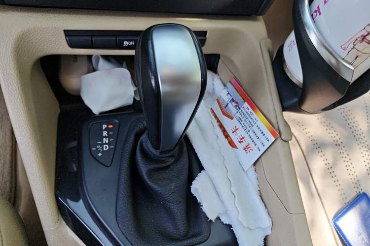Used BMW X1 2012 sDrive18i Luxury Edition Gear Lever