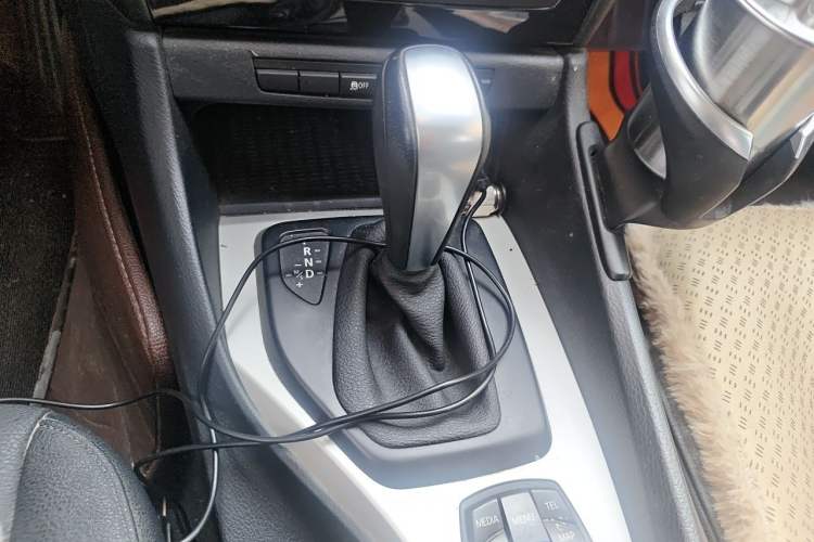 Used BMW X1 2012 sDrive18i Luxury Edition Gear Lever