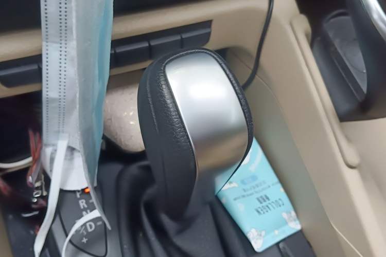 Used BMW X1 2012 sDrive18i Luxury Model Gear Lever