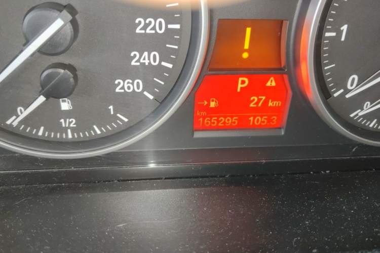 Used BMW X1 2012 sDrive18i Luxury Edition Odometer Close Up