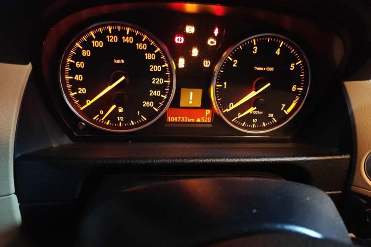 Used BMW X1 2012 sDrive18i Luxury Edition Odometer Close Up