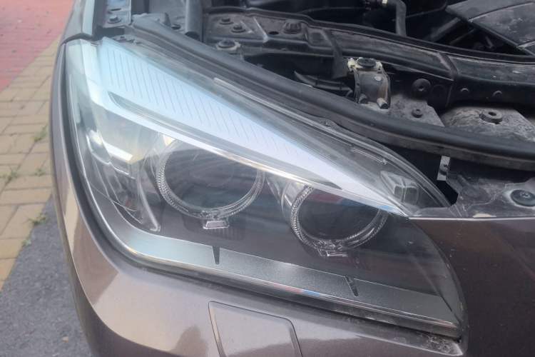 Used BMW X1 2012 sDrive18i Luxury Model Right Front Headlight