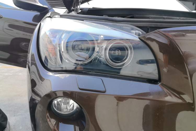 Used BMW X1 2012 sDrive18i Luxury Model Right Front Headlight
