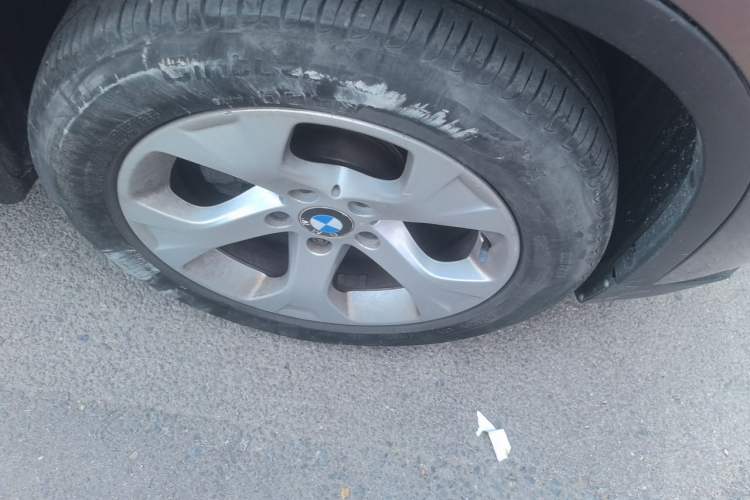 Used BMW X1 2012 sDrive18i Luxury Model Right Front Wheel Hub
