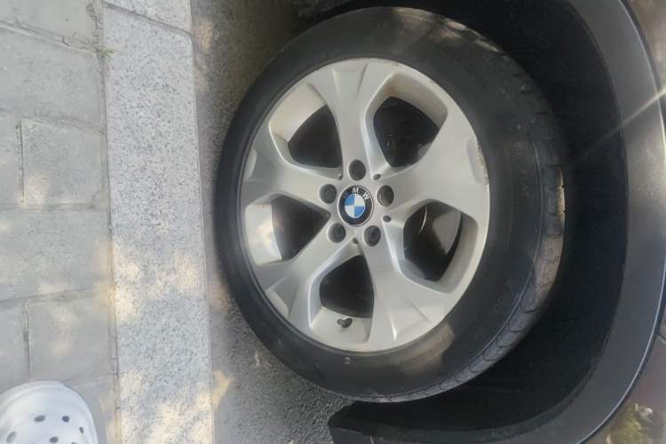 Used BMW X1 2012 sDrive18i Luxury Edition Right Front Wheel Hub