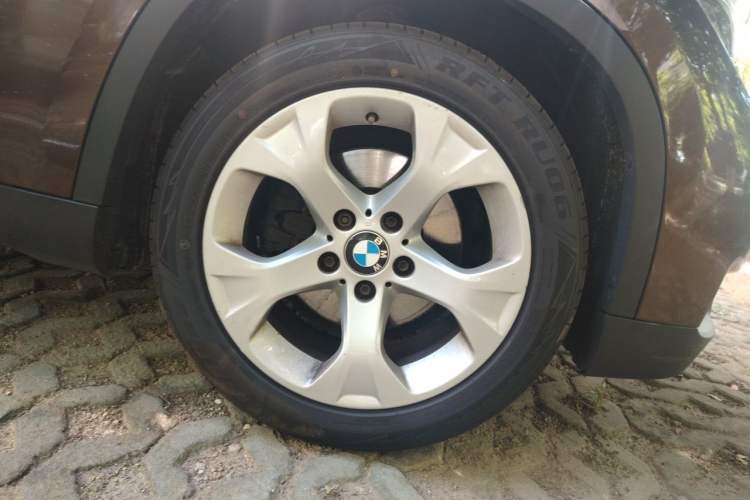 Used BMW X1 2012 sDrive18i Luxury Edition Right Front Wheel Hub