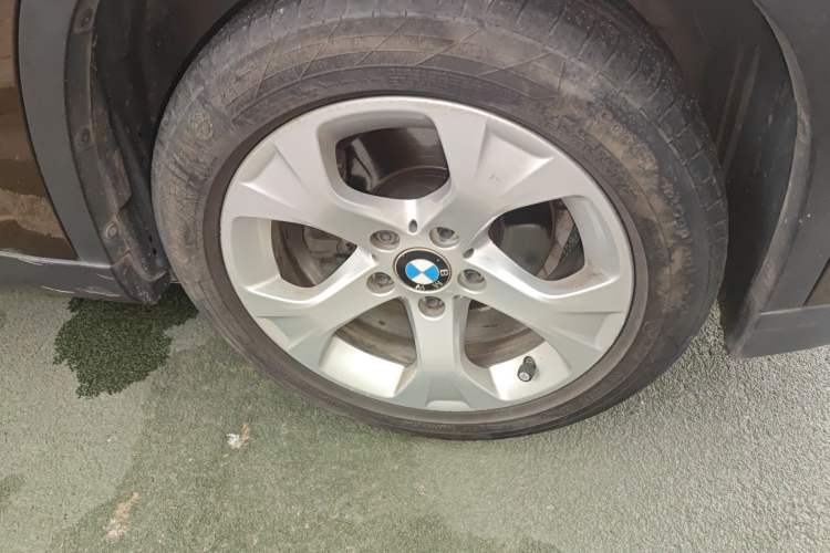 Used BMW X1 2012 sDrive18i Luxury Edition Right Front Wheel Hub