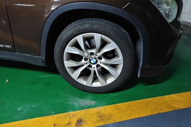 Used BMW X1 2012 sDrive18i Luxury Edition Right Front Wheel Hub