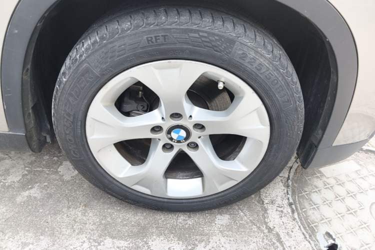 Used BMW X1 2012 sDrive18i Luxury Edition Right Front Wheel Hub