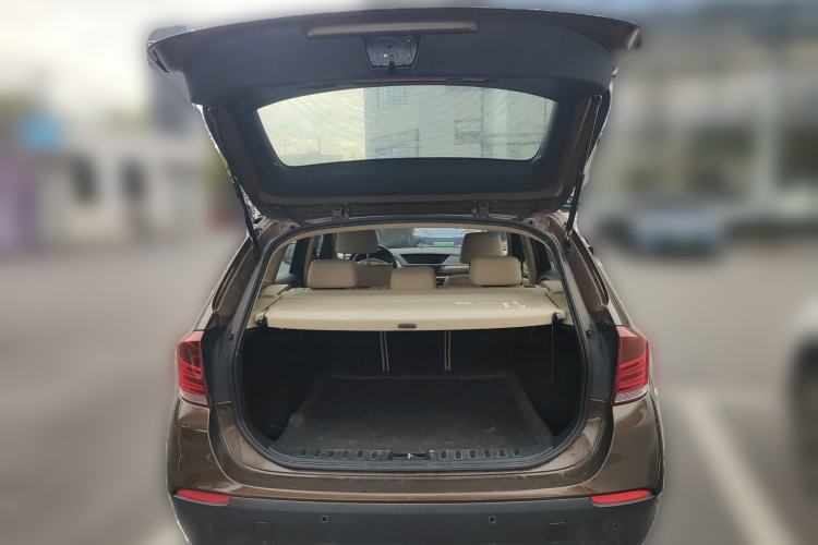 Used BMW X1 2012 xDrive20i Trunk