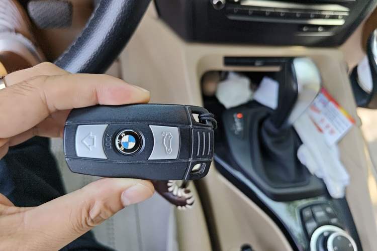 Used BMW X1 2012 sDrive18i Luxury Edition Vehicle Key