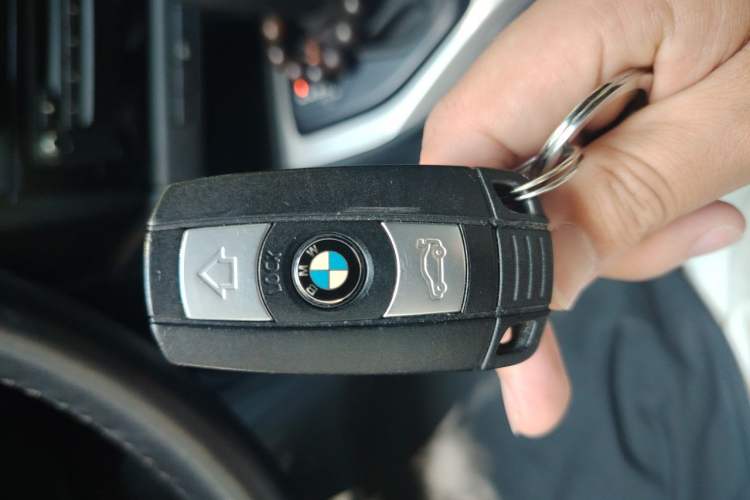 Used BMW X1 2012 sDrive18i Luxury Edition Vehicle Key