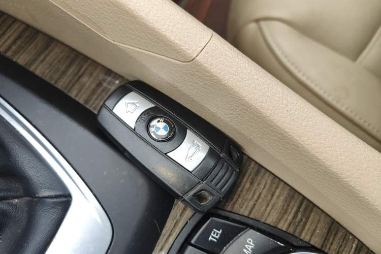 Used BMW X1 2012 xDrive20i Vehicle Key