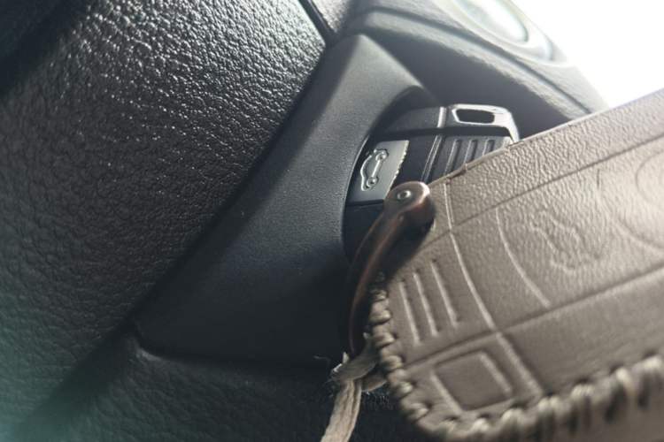 Used BMW X1 2012 sDrive18i Luxury Edition Vehicle Key