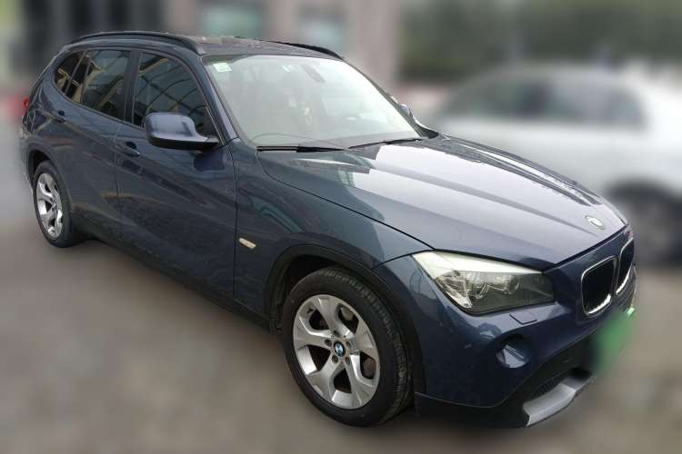 Used BMW X1 2012 sDrive18i Luxury Edition Front Right 45 Deg