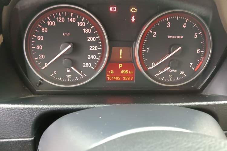 Used BMW X1 2012 sDrive18i Luxury Edition Odometer Close Up