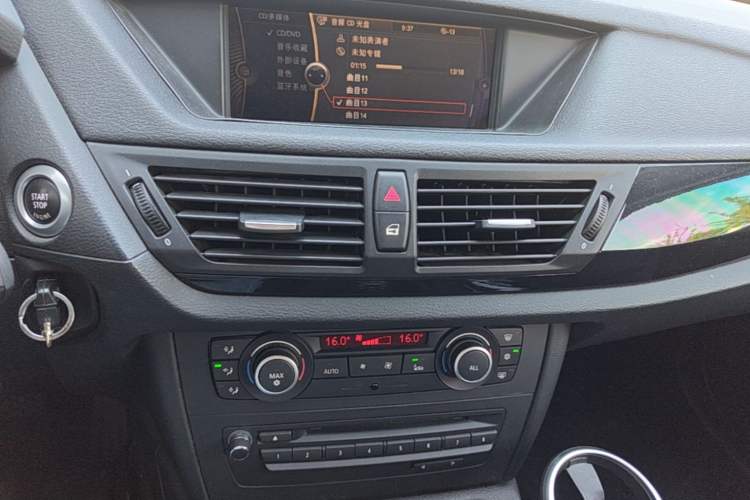 Used BMW X1 2012 sDrive18i Luxury Edition Audio And AC Panel