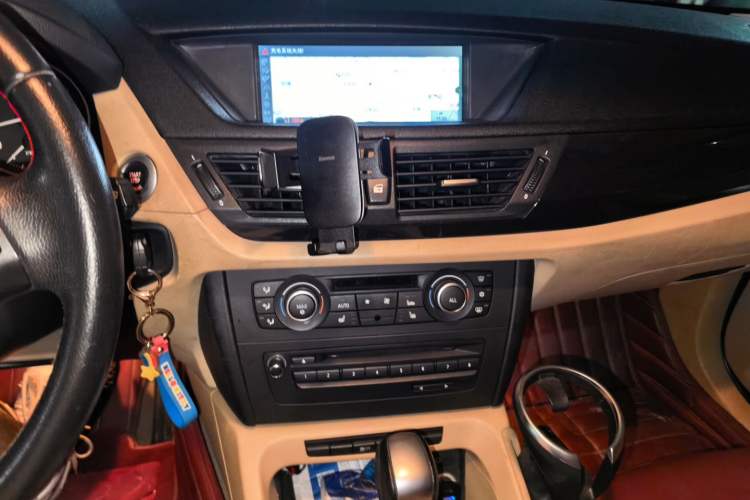 Used BMW X1 2012 sDrive18i Luxury Edition Audio And AC Panel
