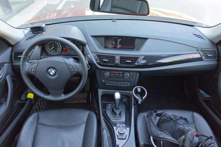 Used BMW X1 2012 sDrive18i Luxury Edition Center Console