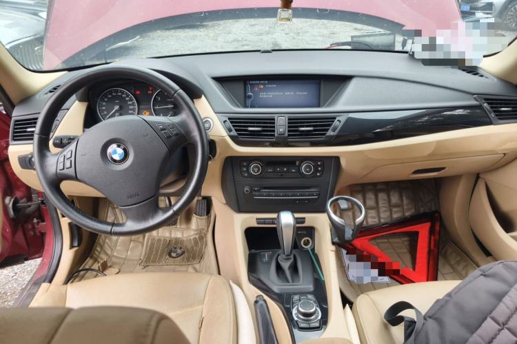 Used BMW X1 2012 sDrive18i Luxury Edition Center Console