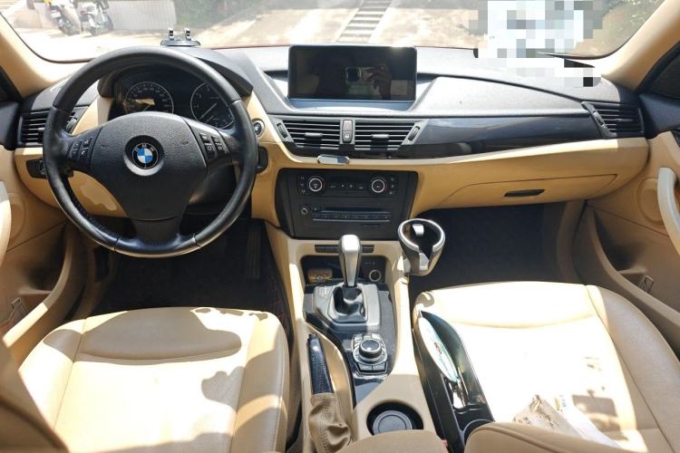 Used BMW X1 2012 sDrive18i Luxury Model Center Console