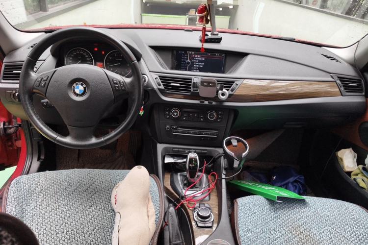 Used BMW X1 2012 xDrive20i Luxury Model Center Console