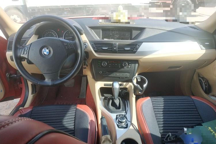 Used BMW X1 2012 sDrive18i Luxury Model Center Console