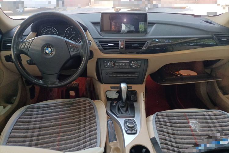 Used BMW X1 2012 sDrive18i Luxury Edition Center Console