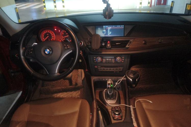 Used BMW X1 2012 xDrive28i Center Console