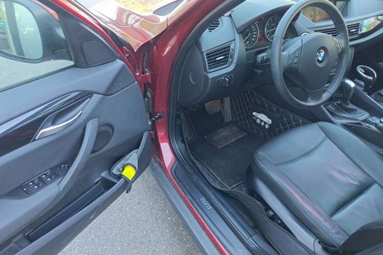 Used BMW X1 2012 sDrive18i Luxury Edition Driver Seat