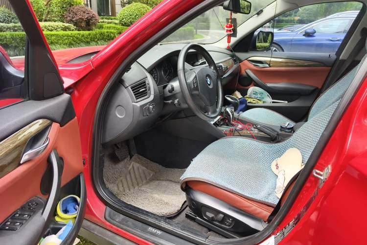Used BMW X1 2012 xDrive20i Luxury Model Driver Seat