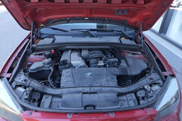 Used BMW X1 2012 sDrive18i Luxury Edition Engine Bay