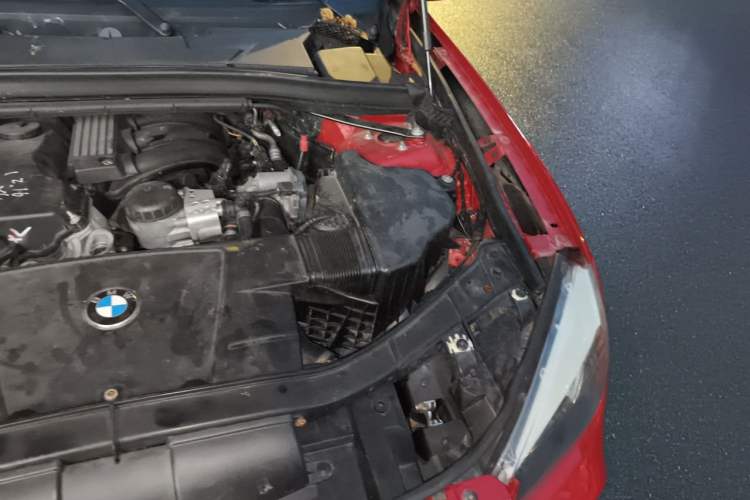 Used BMW X1 2012 sDrive18i Fashion Model Engine Bay Left